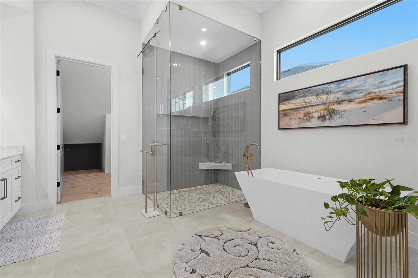 A4707083 Property Photo