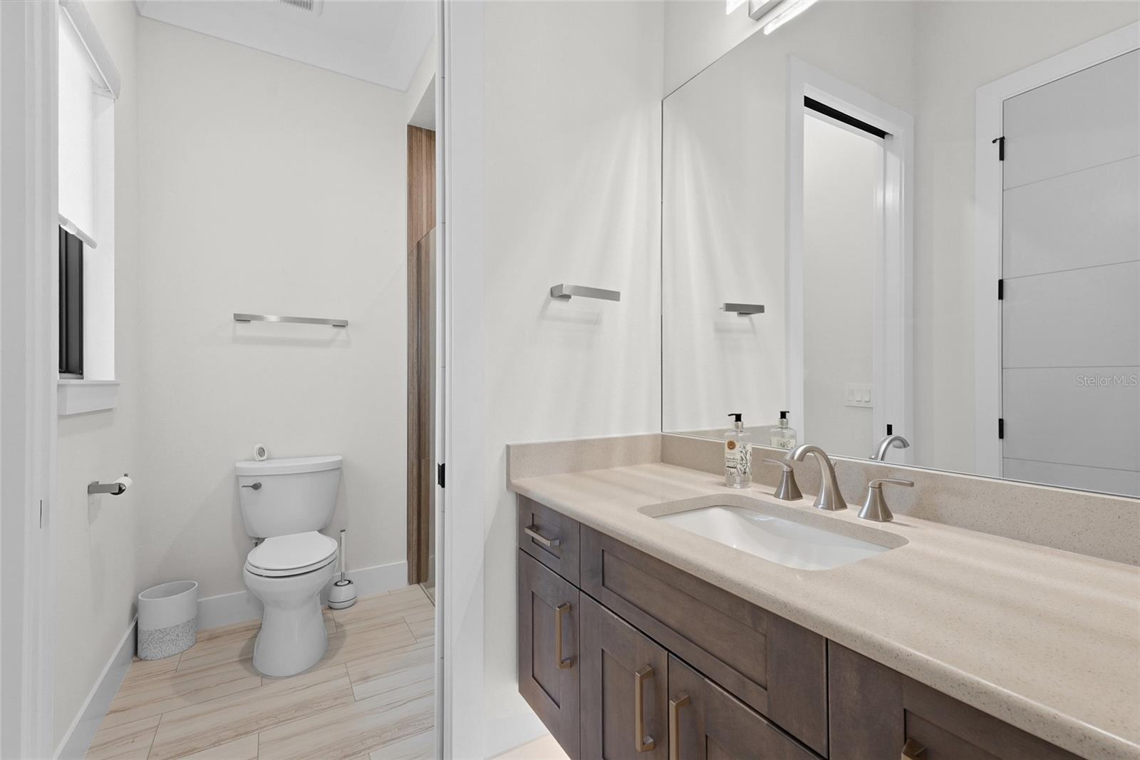 A4707083 Property Photo