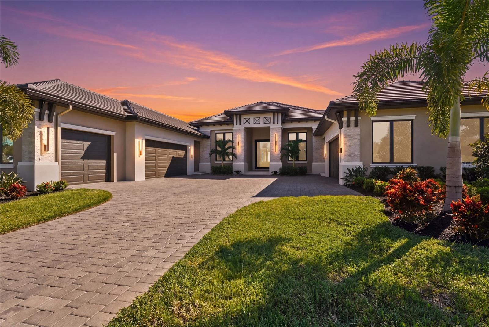 A4707083 Property Photo
