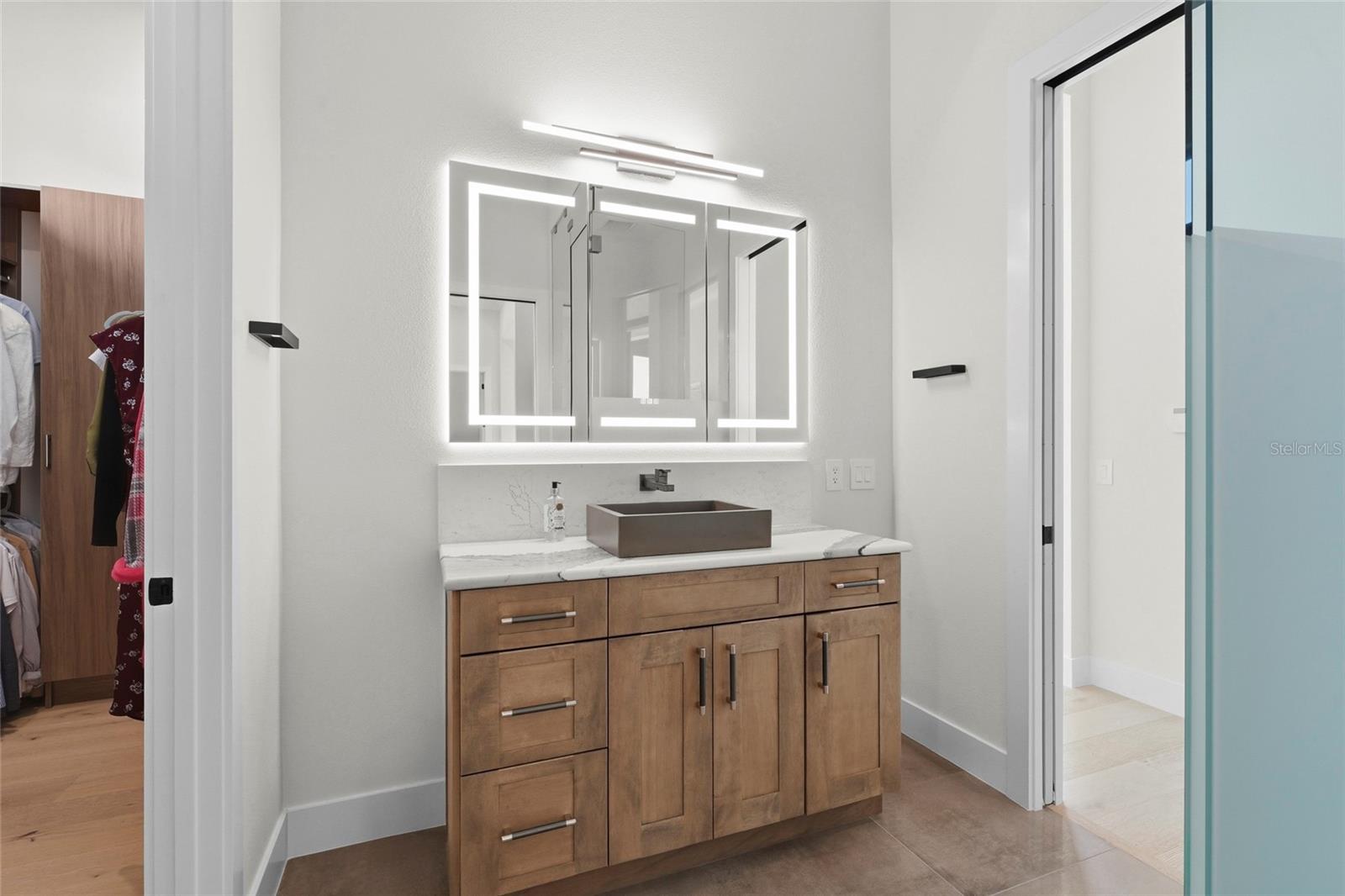 A4707083 Property Photo