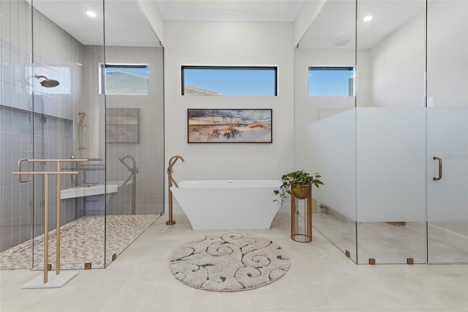 A4707083 Property Photo