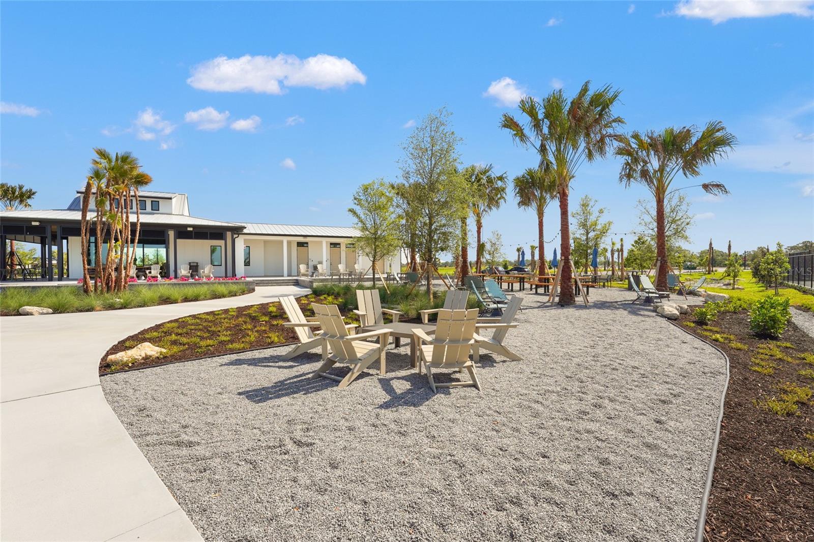 A4707083 Property Photo