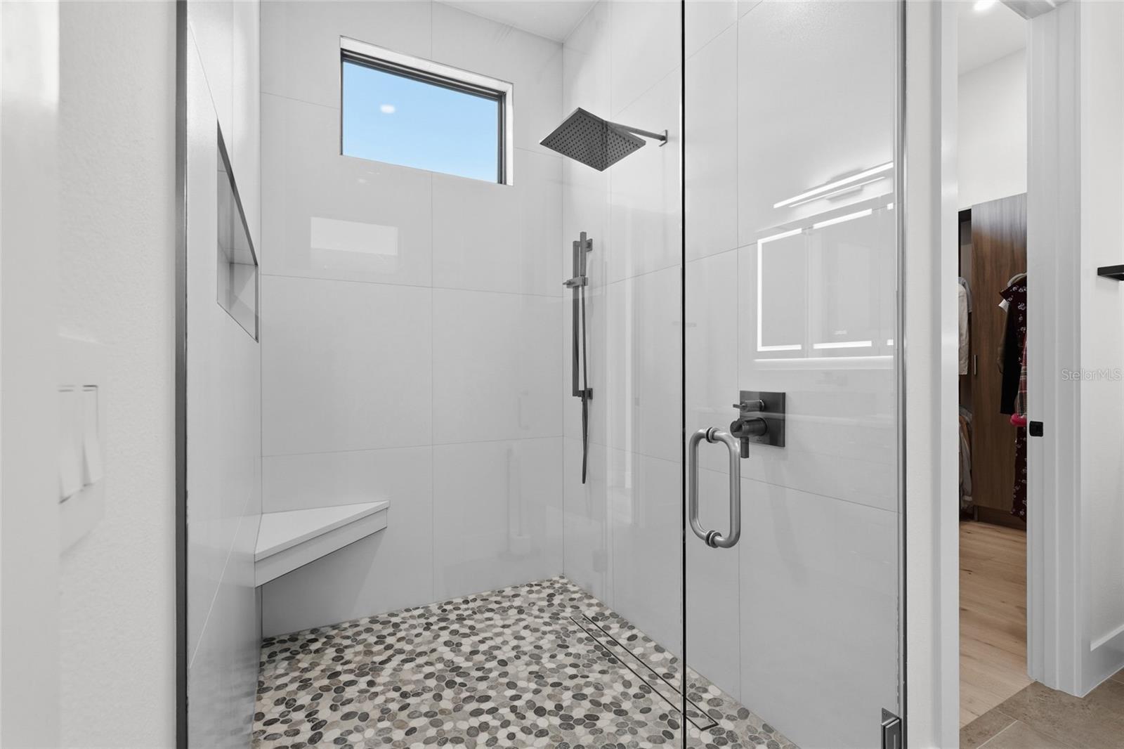 A4707083 Property Photo