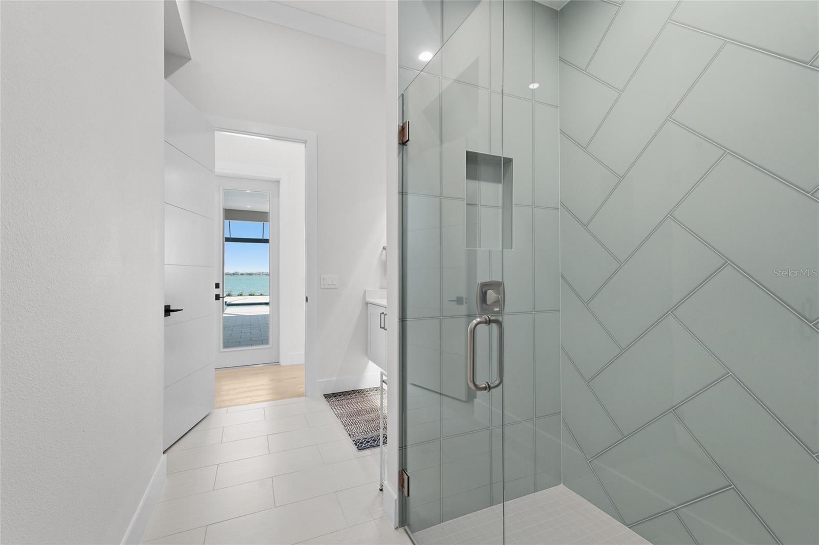 A4707083 Property Photo