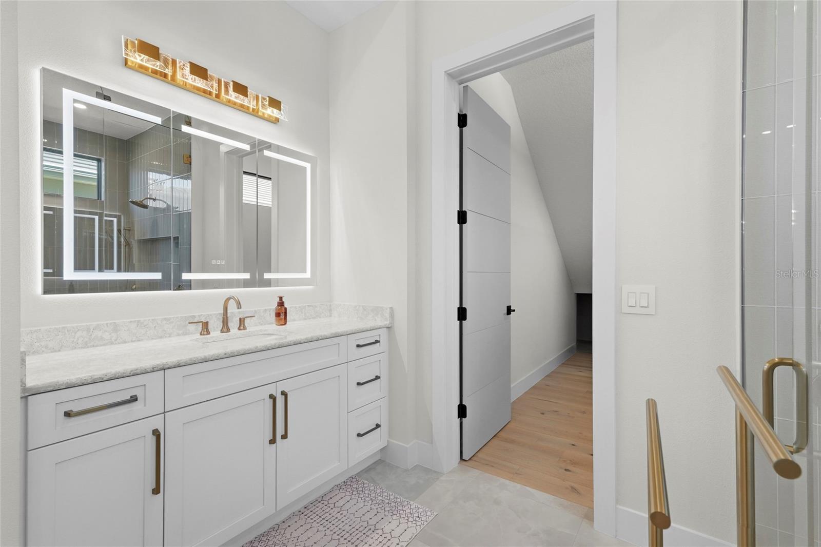 A4707083 Property Photo