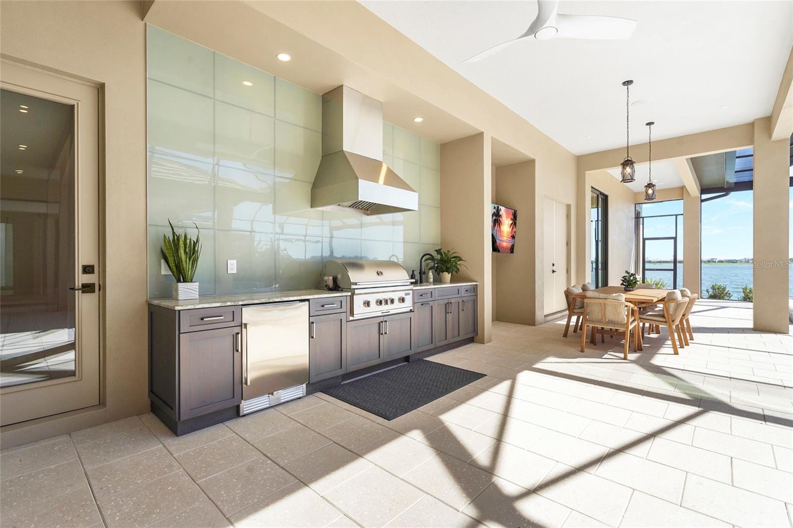 A4707083 Property Photo