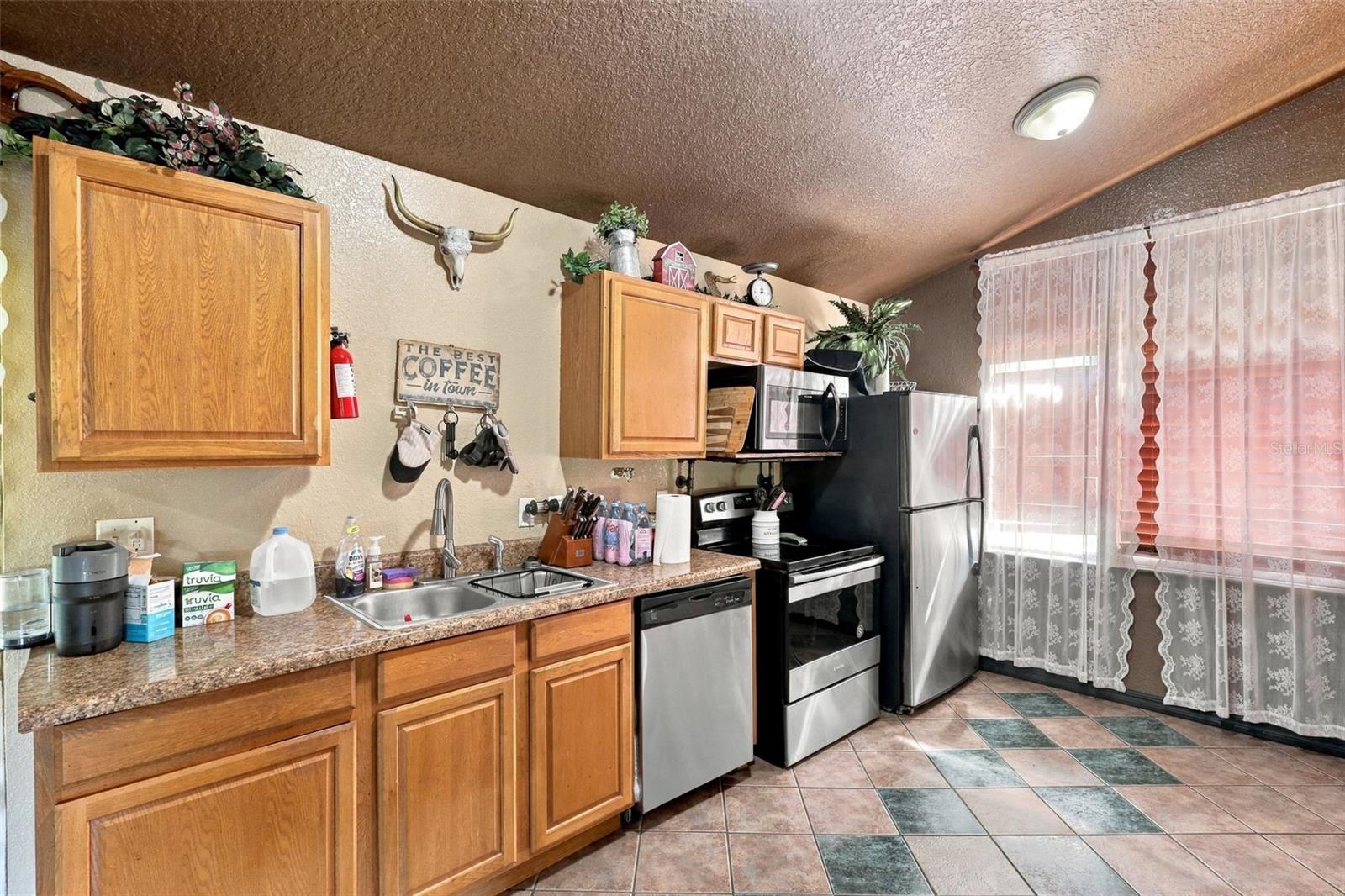 O6444606 Property Photo