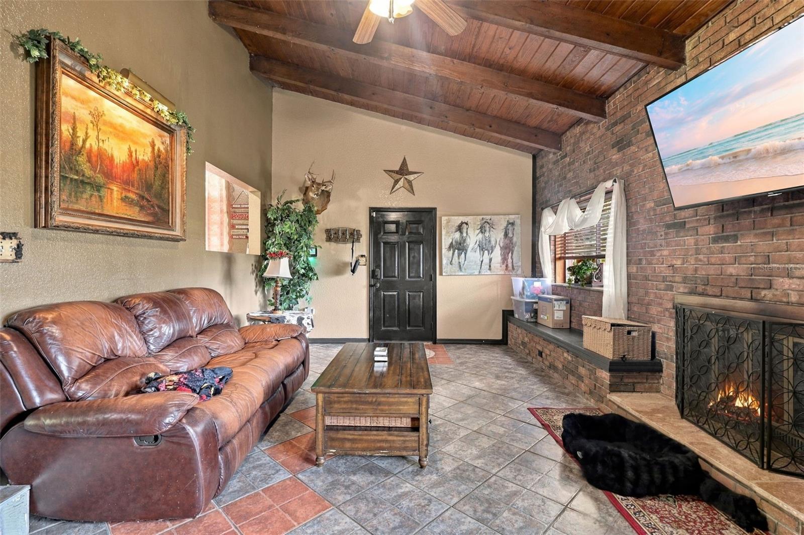 O6444606 Property Photo