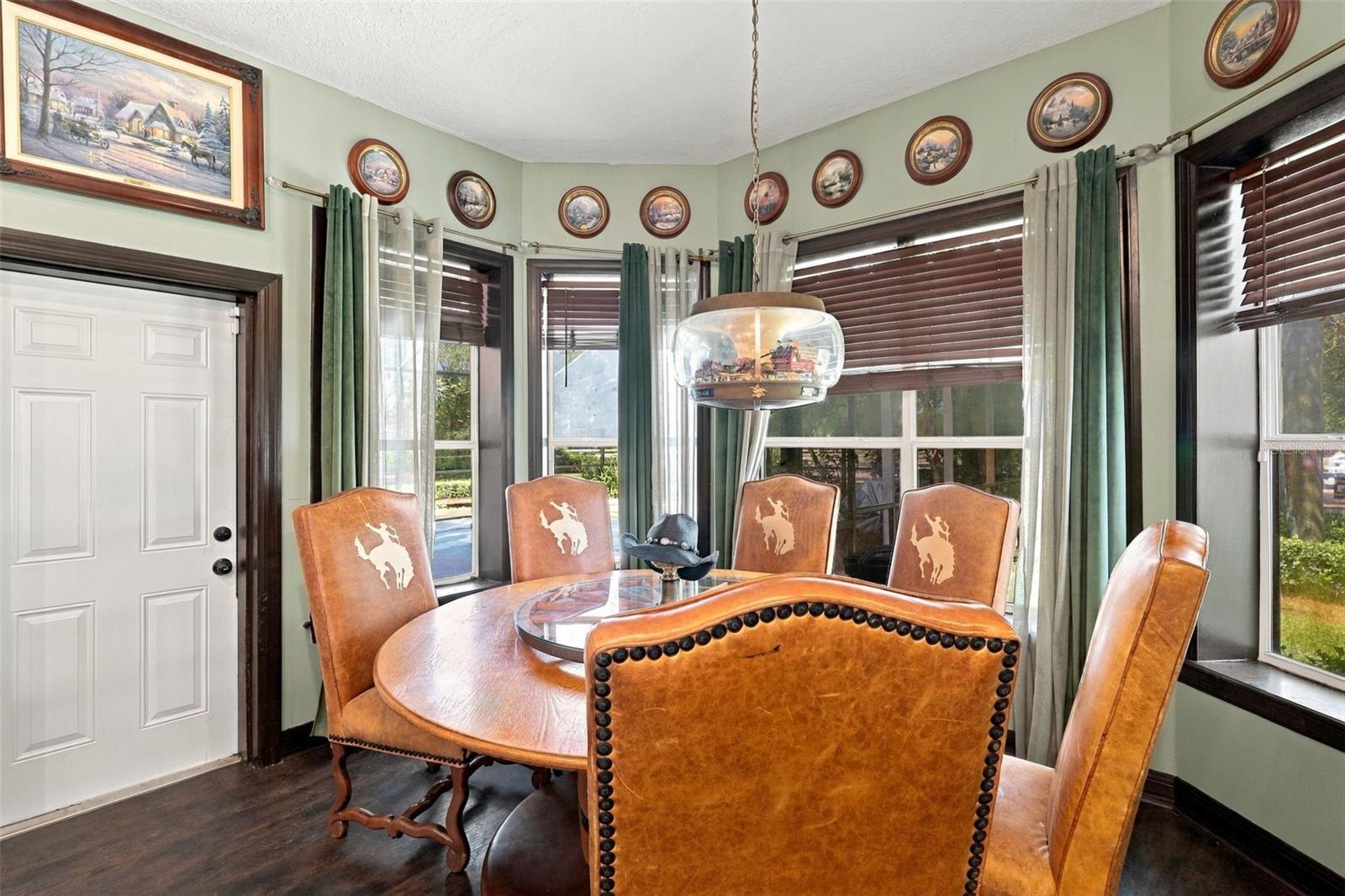 O6444606 Property Photo