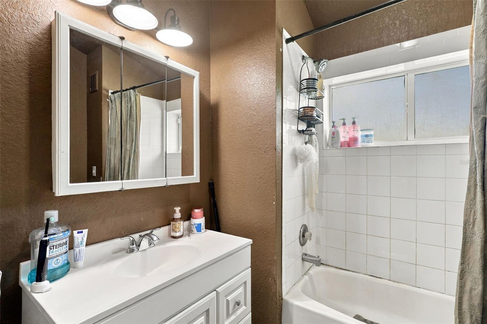 O6444606 Property Photo