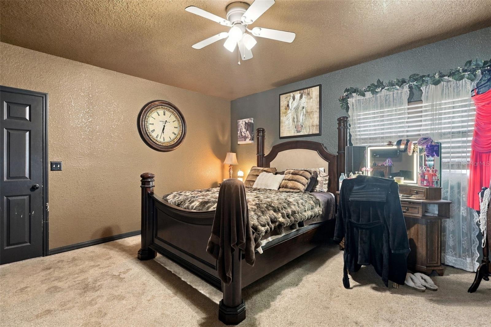 O6444606 Property Photo