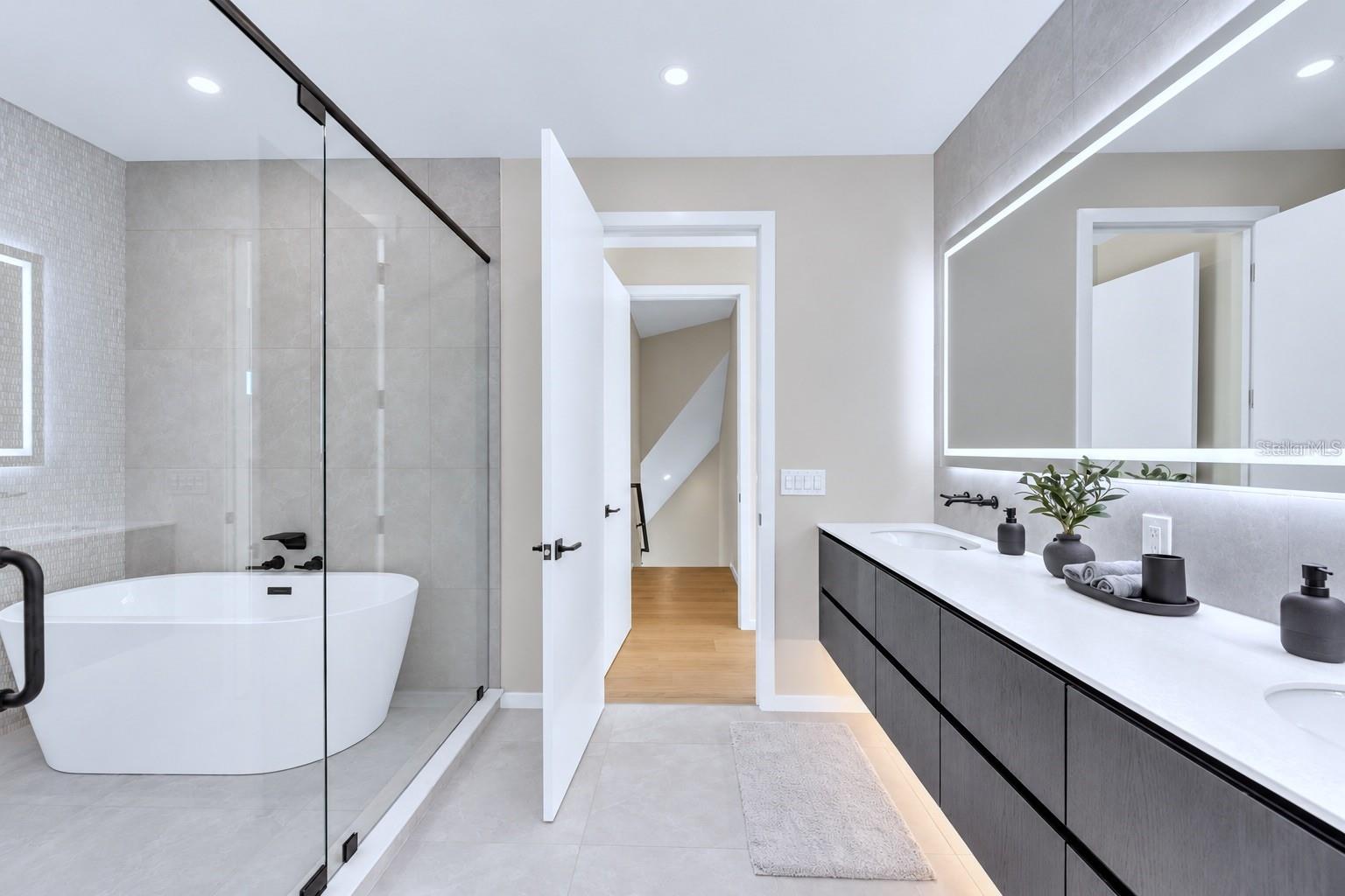 A4707354 Property Photo