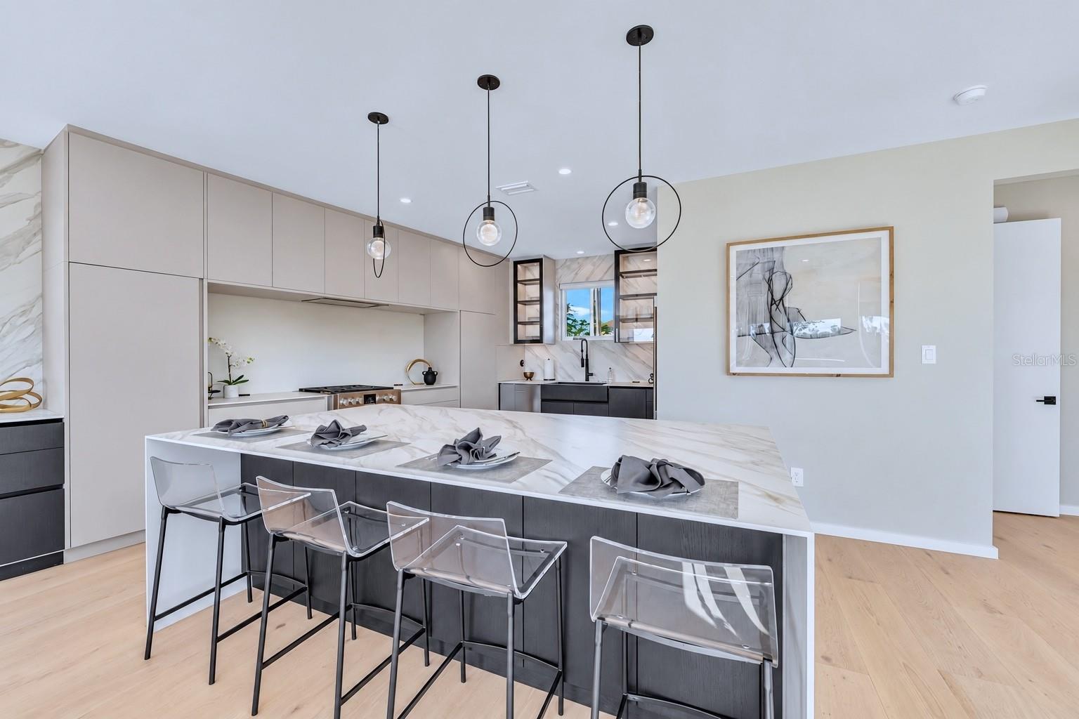 A4707354 Property Photo