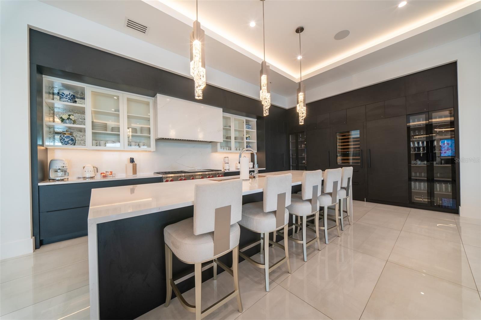 O6444760 Property Photo