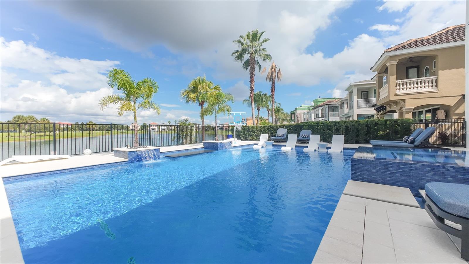 O6444760 Property Photo