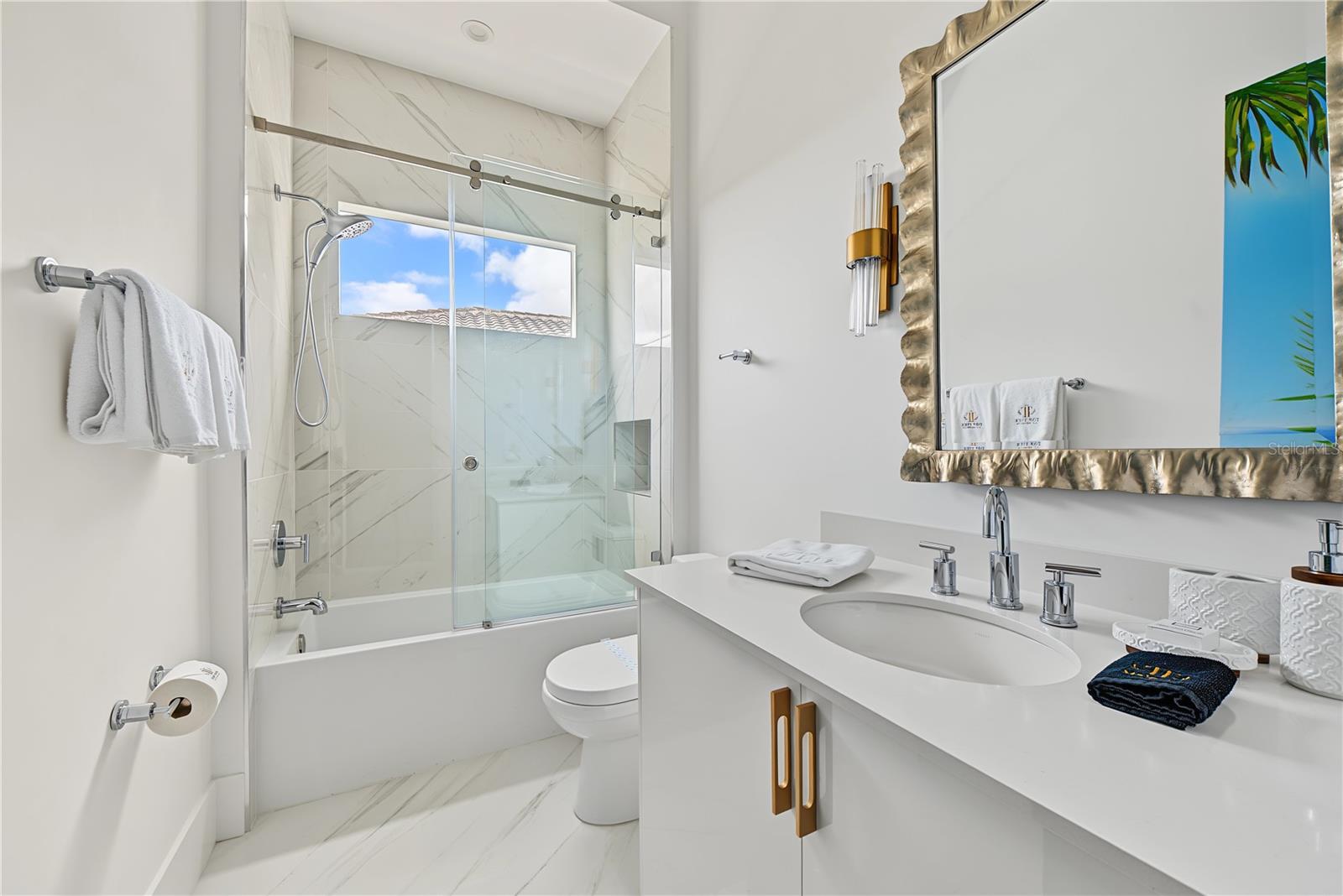 O6444760 Property Photo