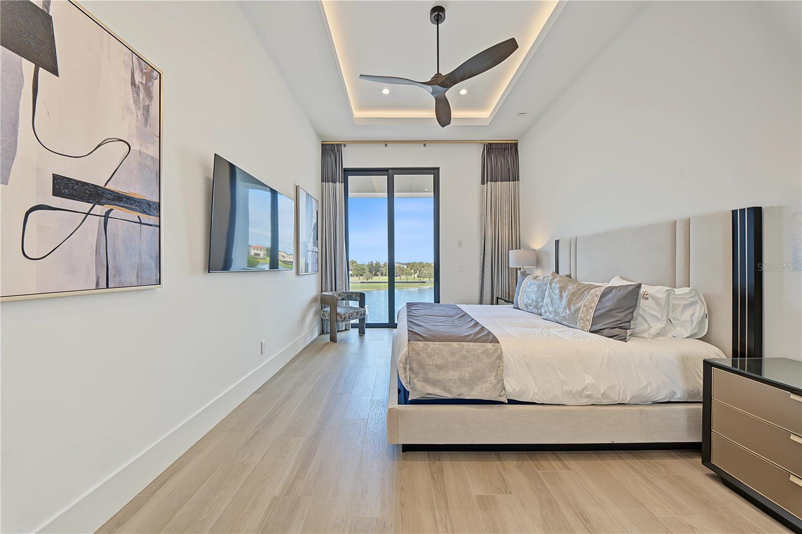 O6444760 Property Photo