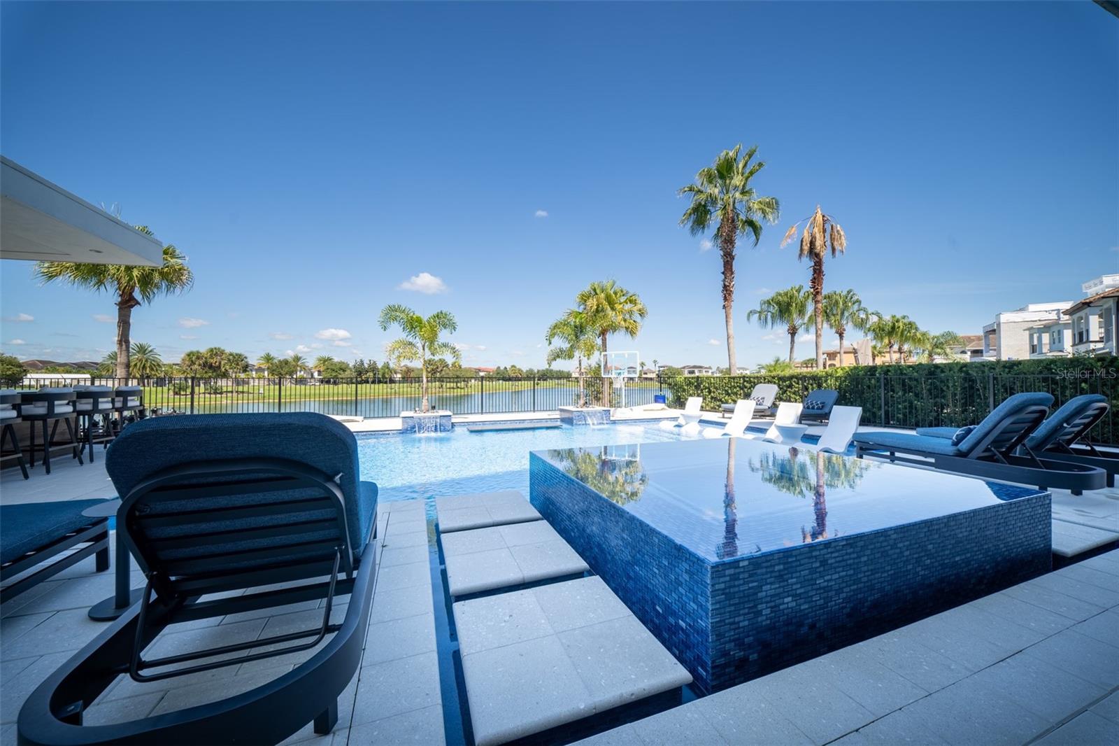 O6444760 Property Photo