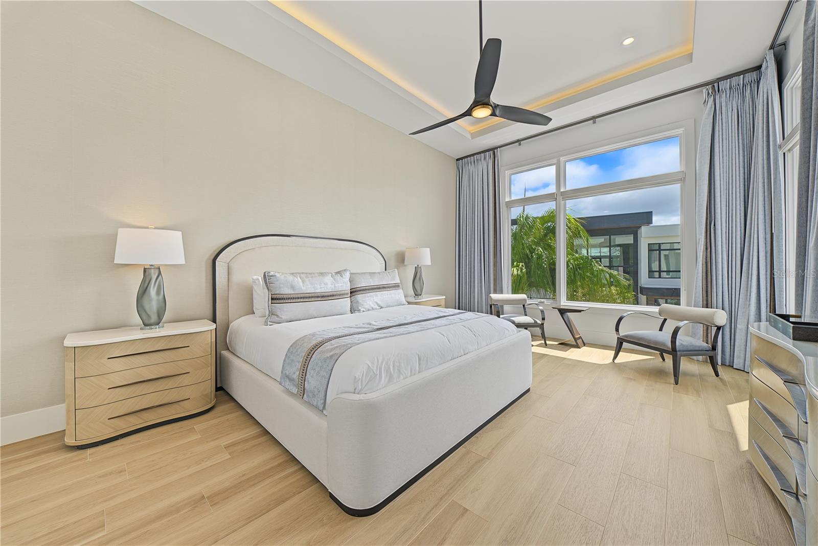 O6444760 Property Photo