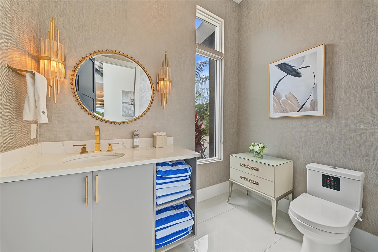 O6444760 Property Photo