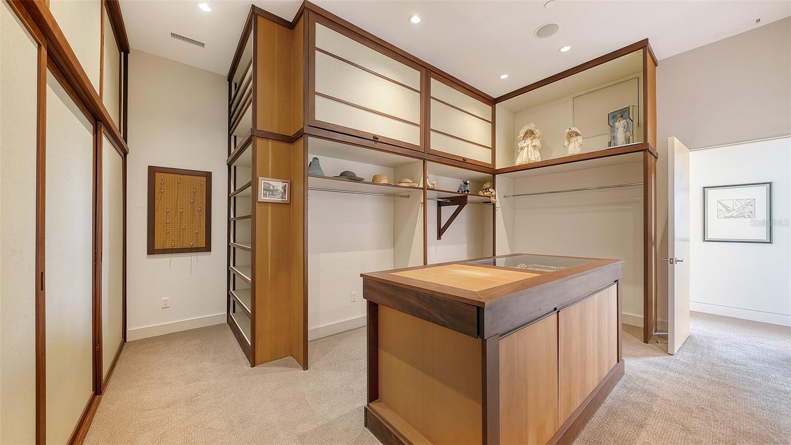 A4707514 Property Photo