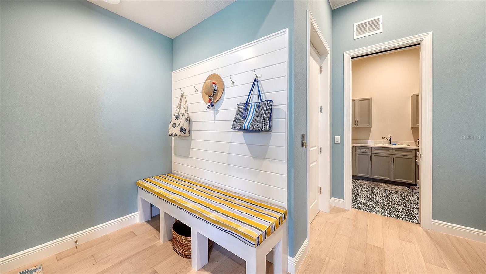 A4707515 Property Photo