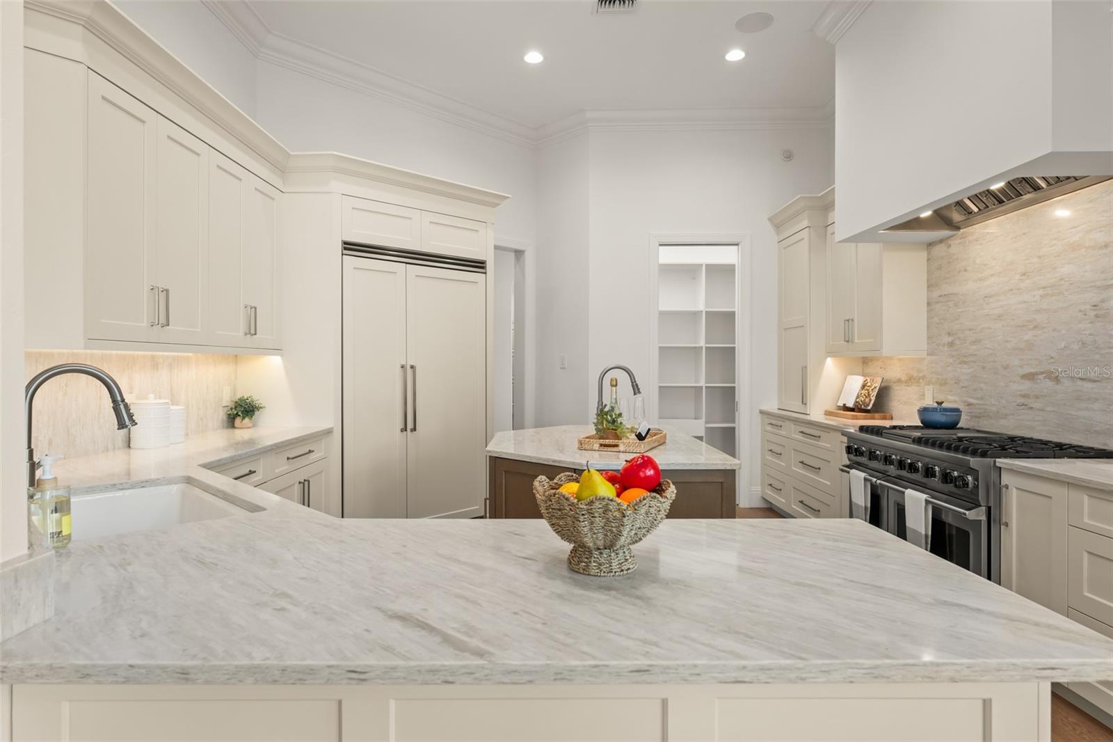 O6445177 Property Photo