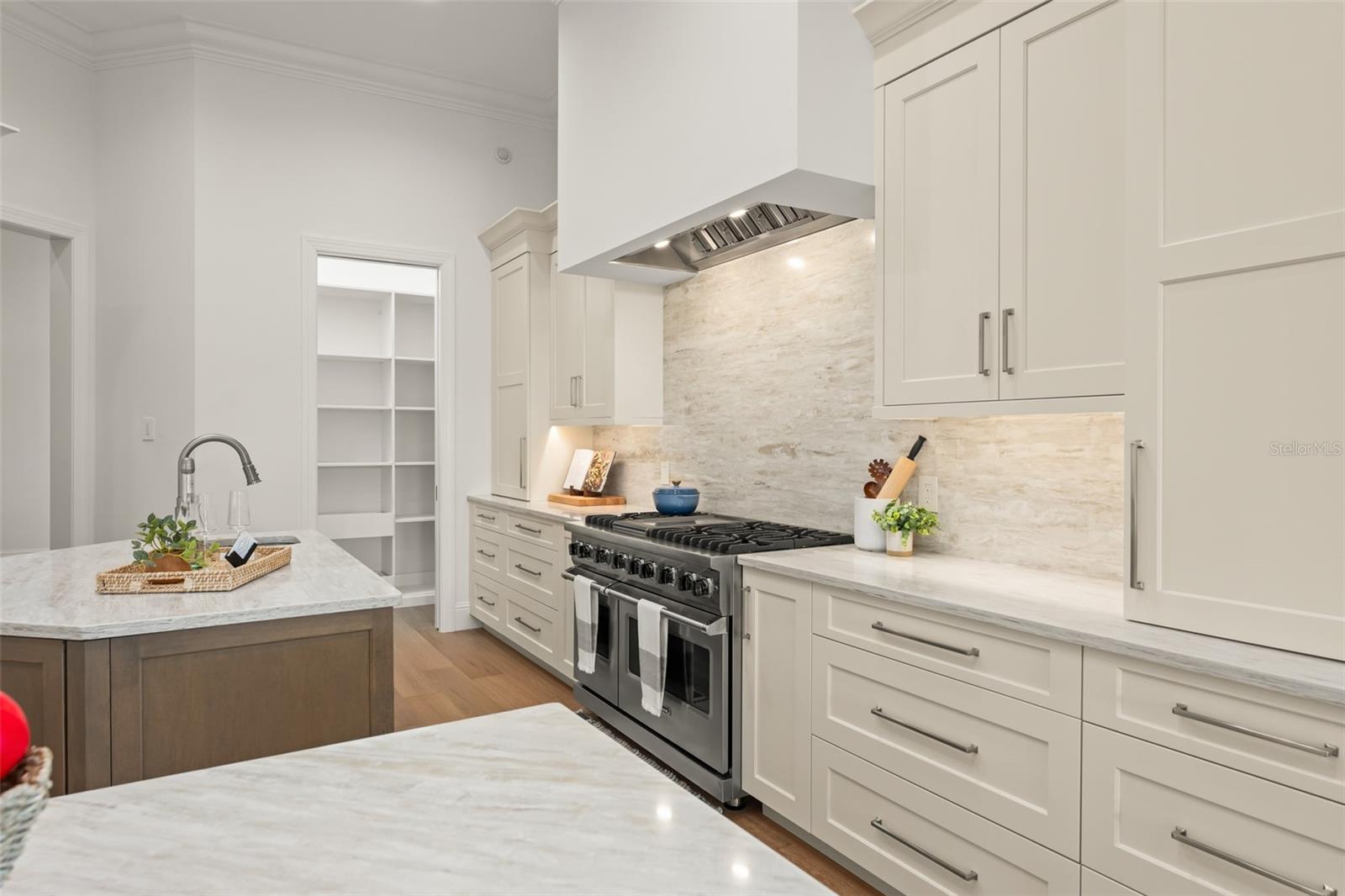 O6445177 Property Photo