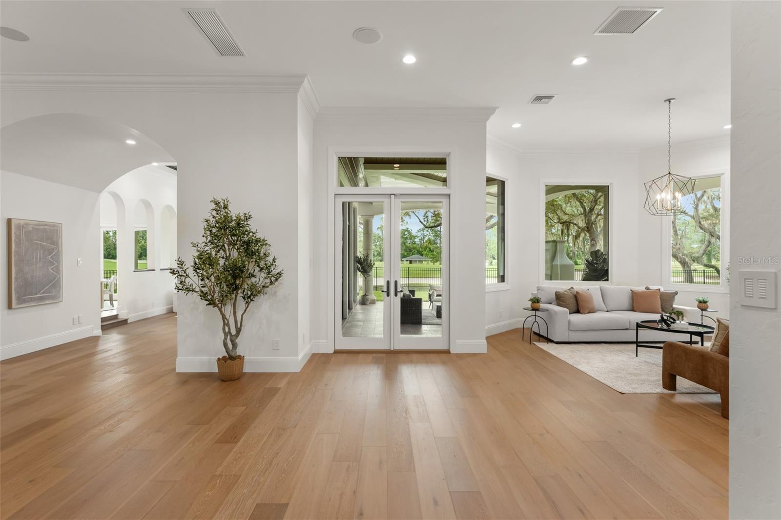 O6445177 Property Photo