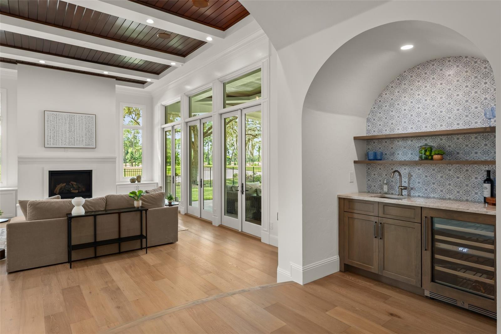 O6445177 Property Photo