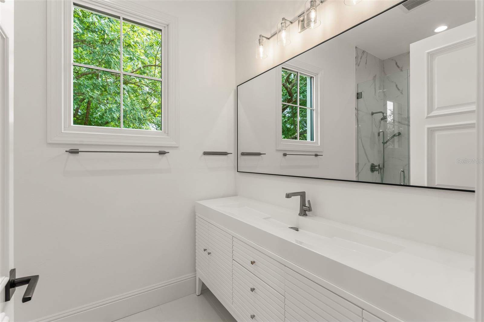 O6445177 Property Photo
