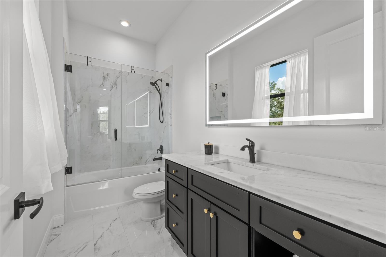 TB8552773 Property Photo