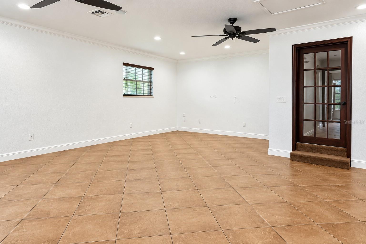 O6445436 Property Photo