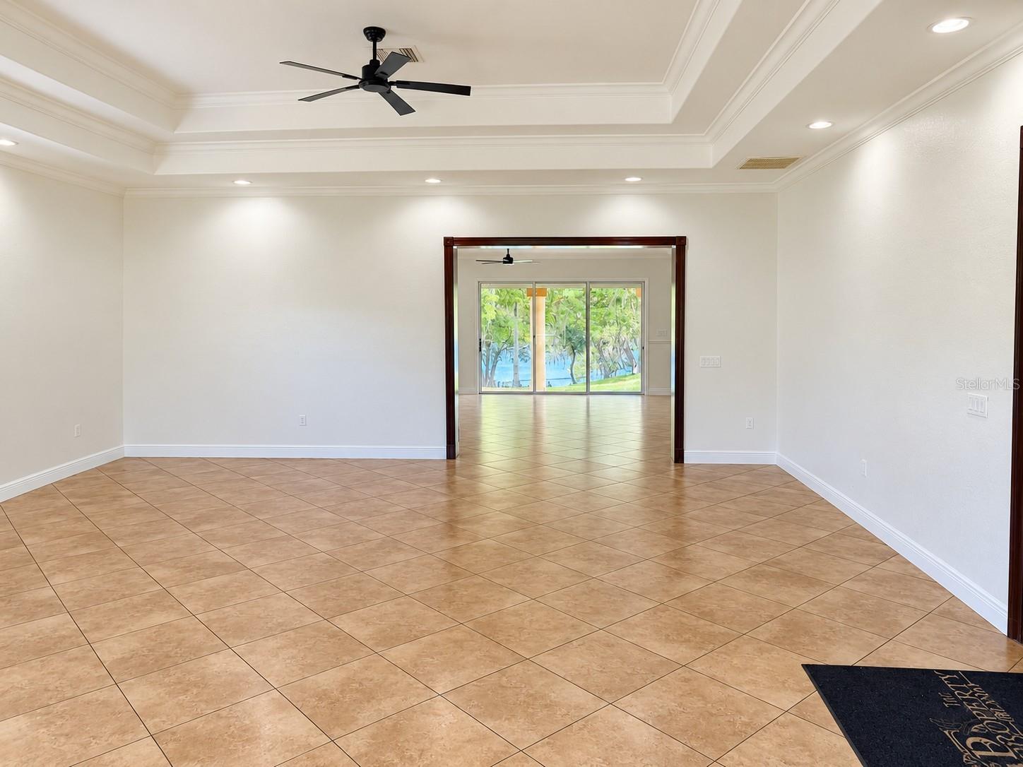 O6445436 Property Photo