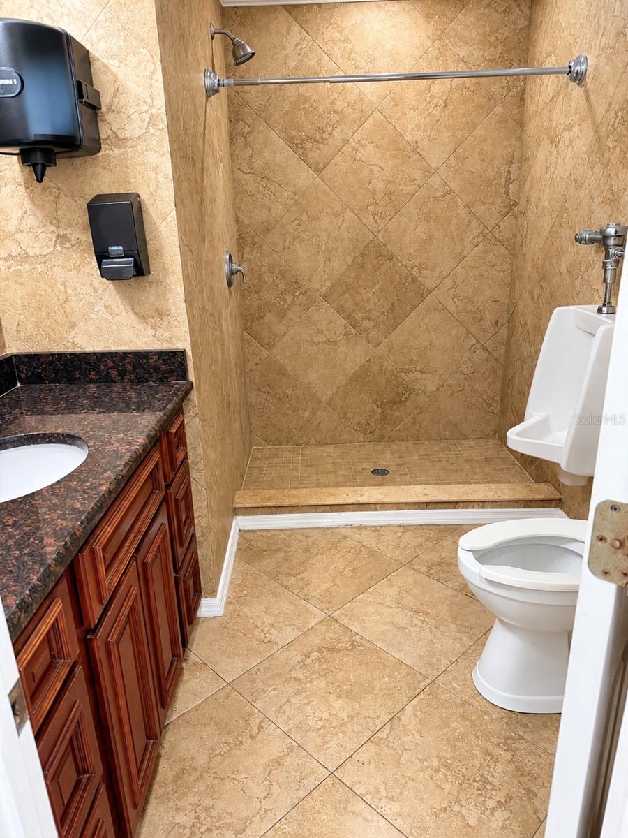 O6445436 Property Photo