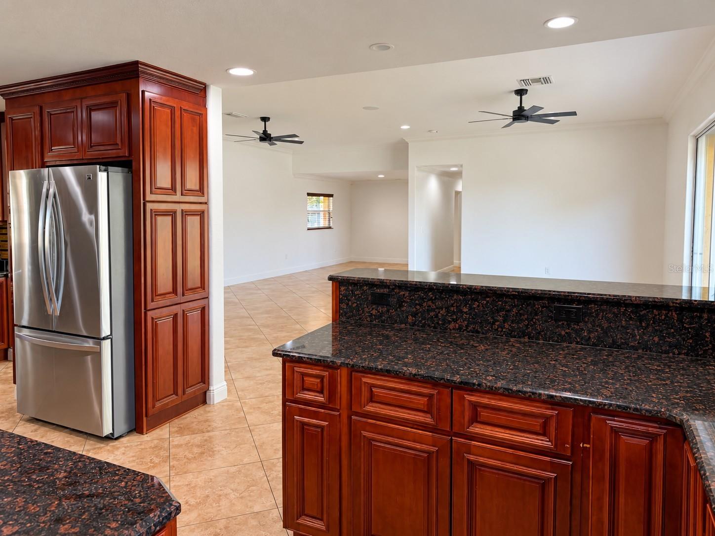 O6445436 Property Photo
