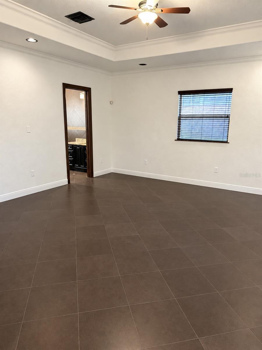 O6445436 Property Photo