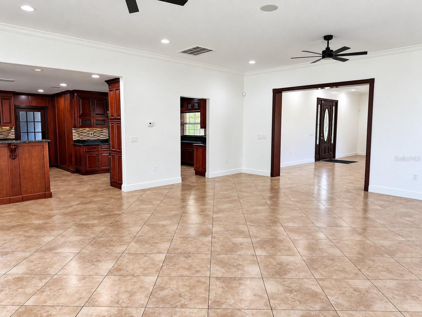 O6445436 Property Photo