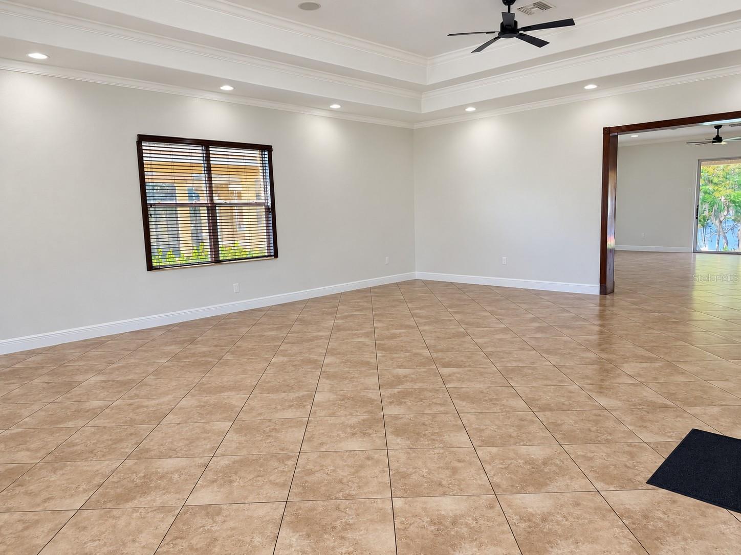 O6445436 Property Photo