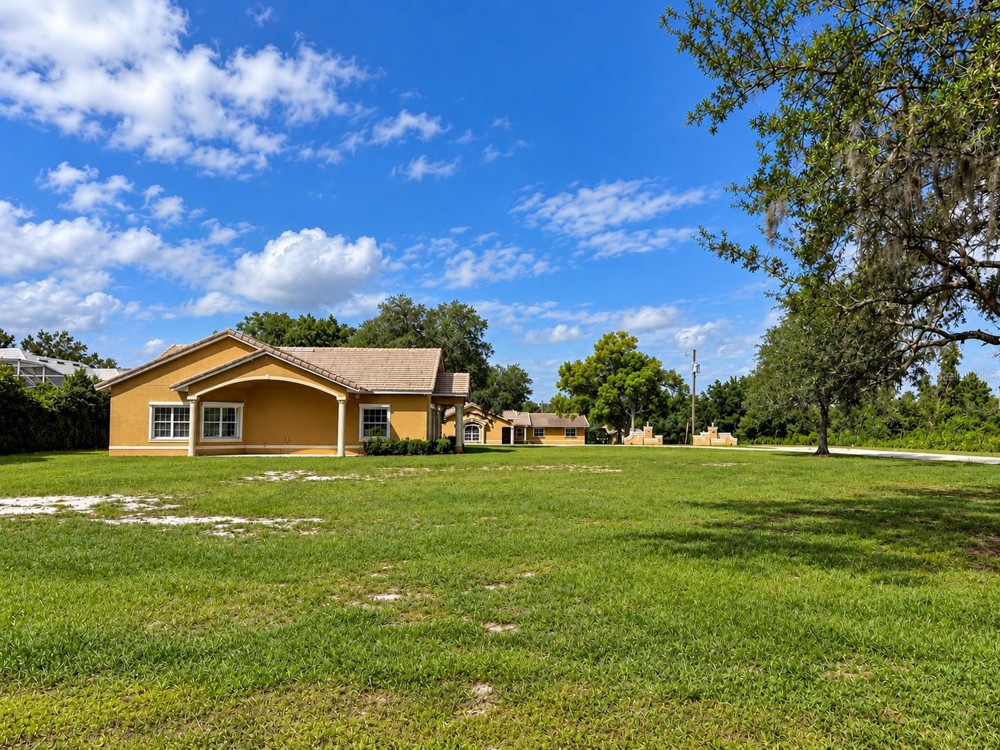 O6445436 Property Photo