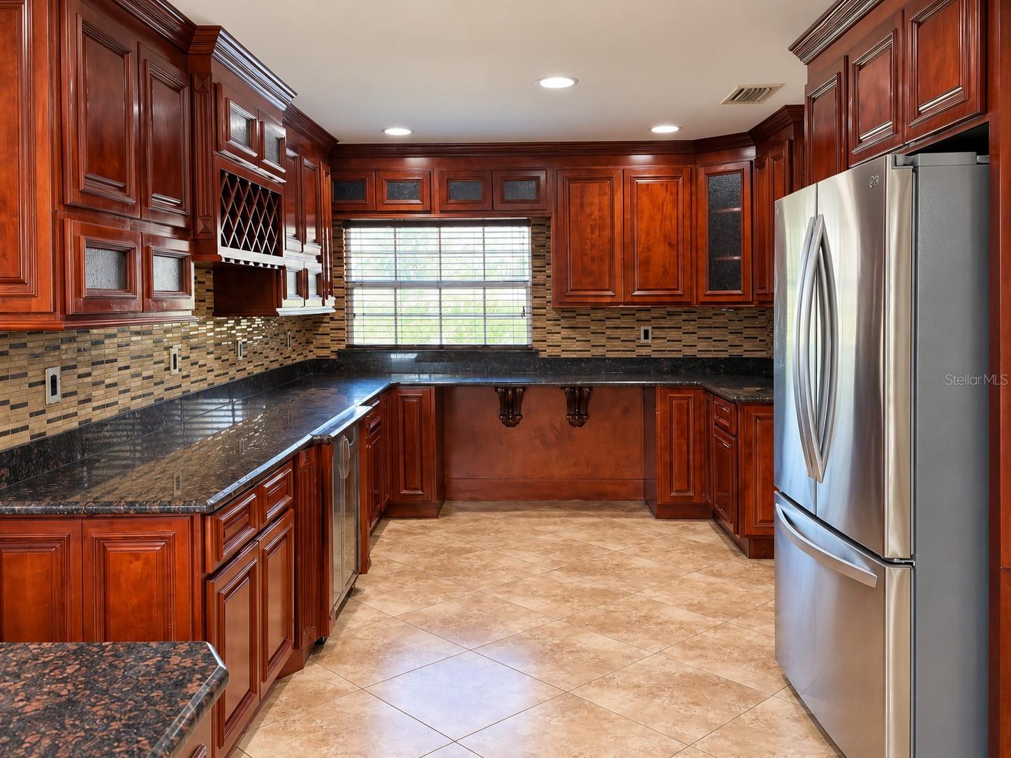 O6445436 Property Photo