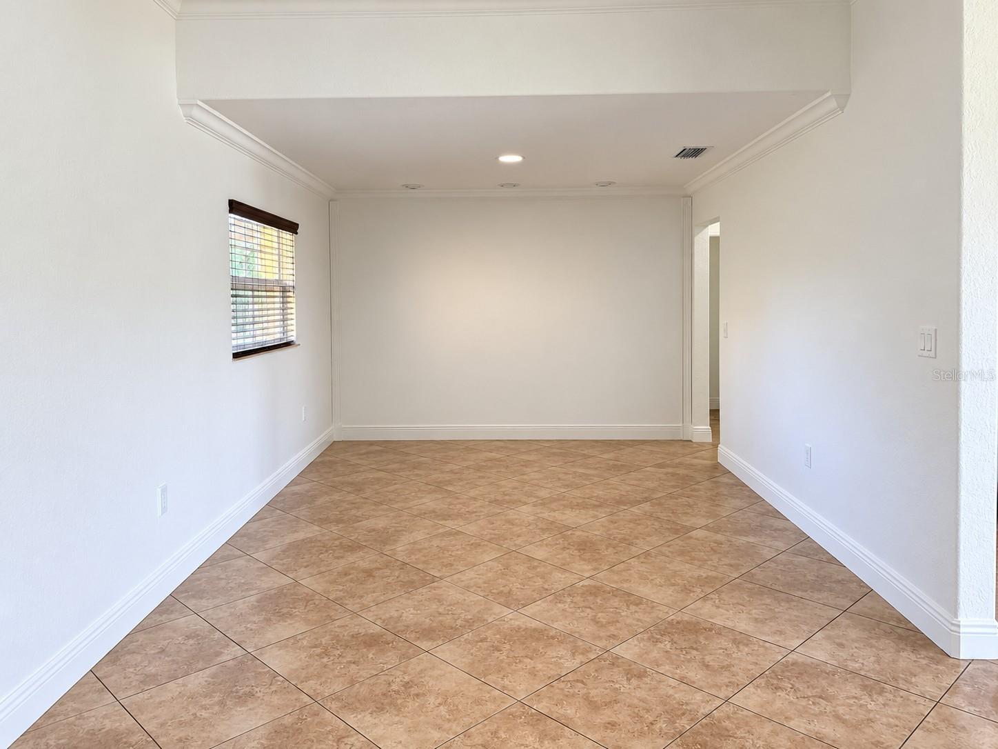 O6445436 Property Photo