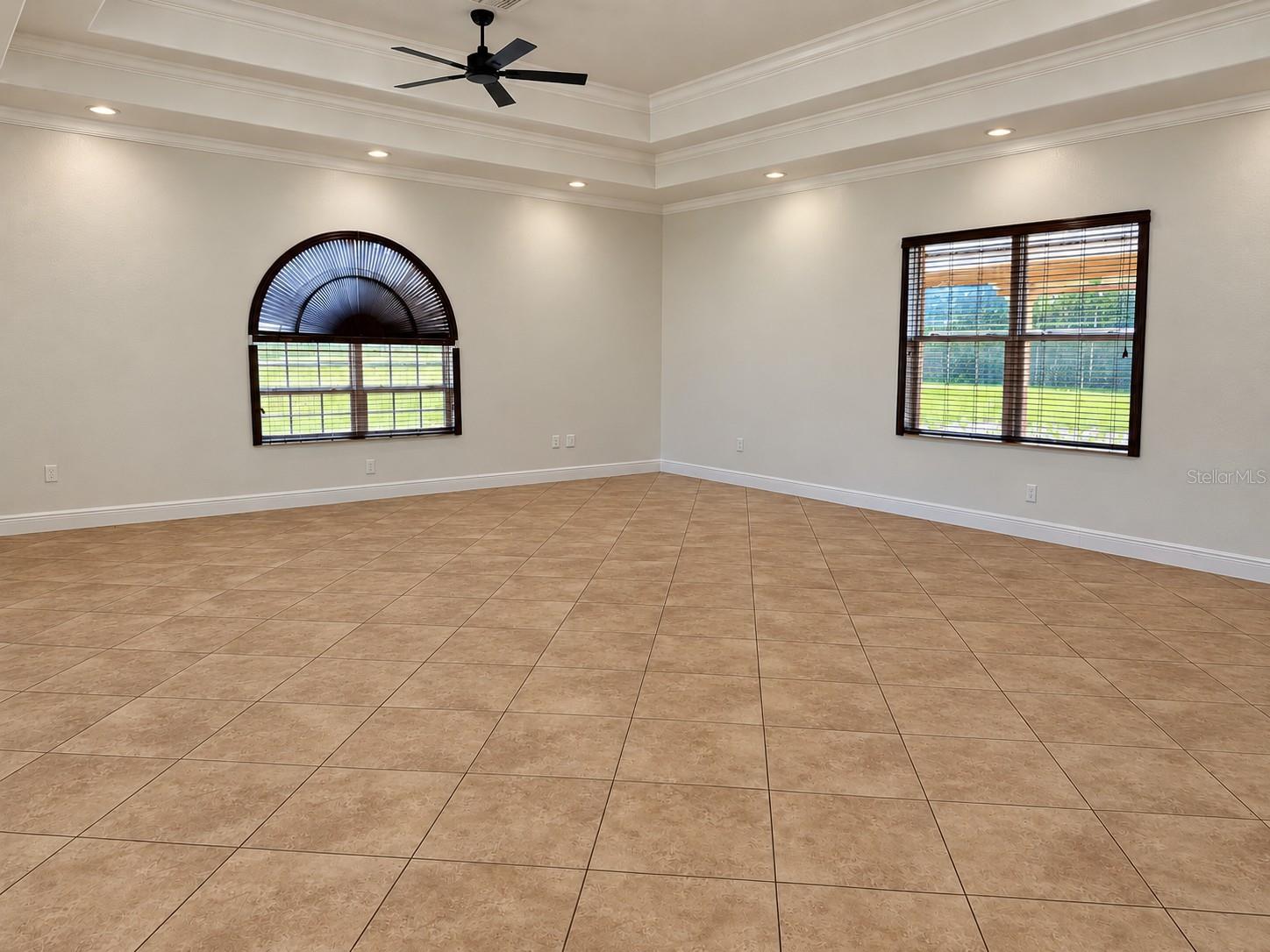 O6445436 Property Photo