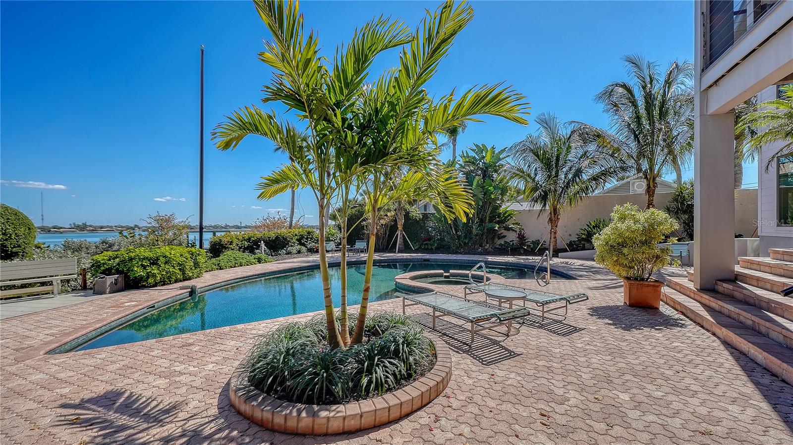 A4707764 Property Photo