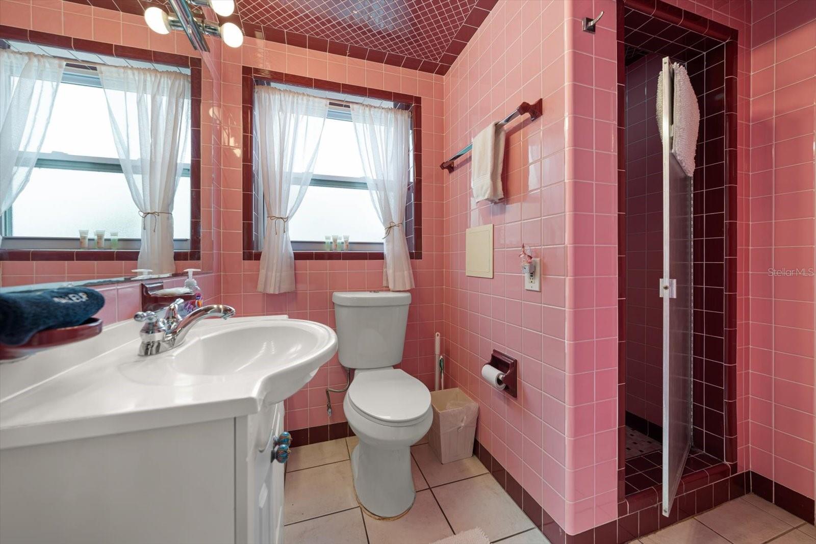 TB8553155 Property Photo