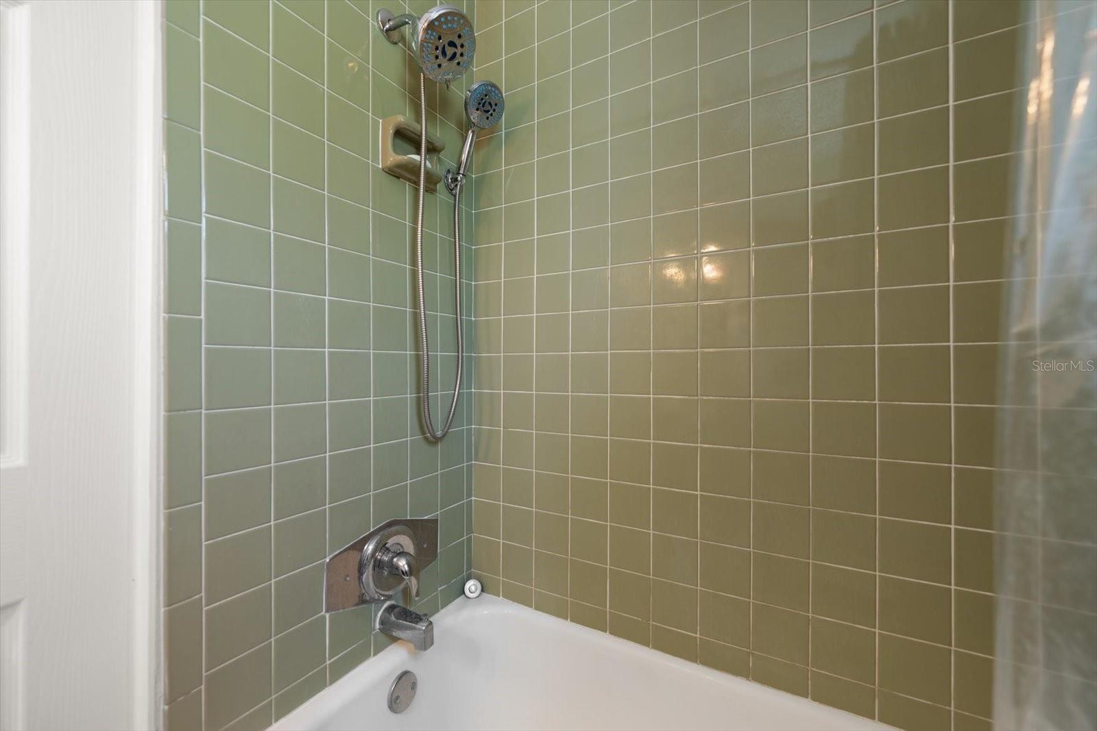 TB8553155 Property Photo