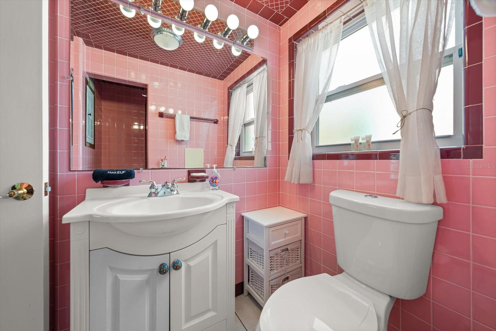 TB8553155 Property Photo