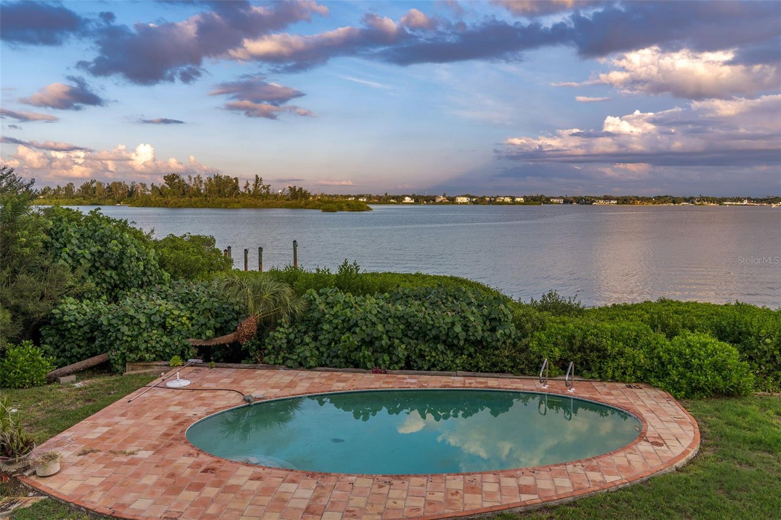 A4707872 Property Photo