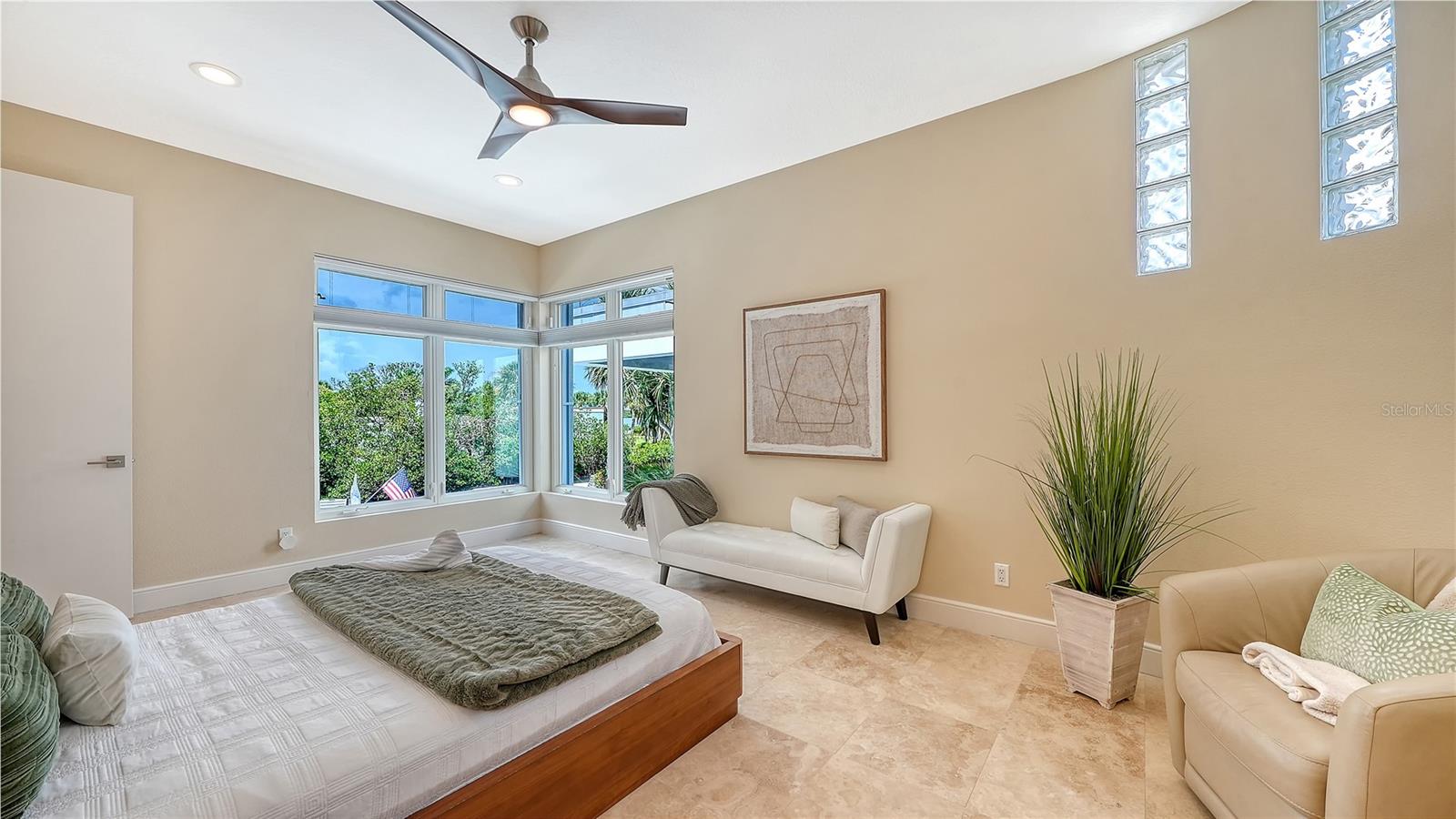 A4707874 Property Photo