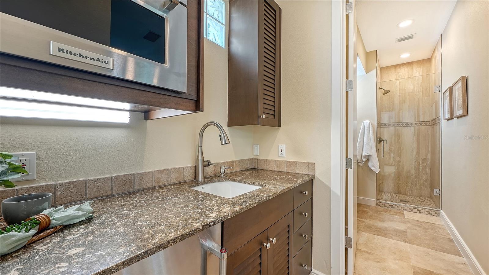 A4707874 Property Photo